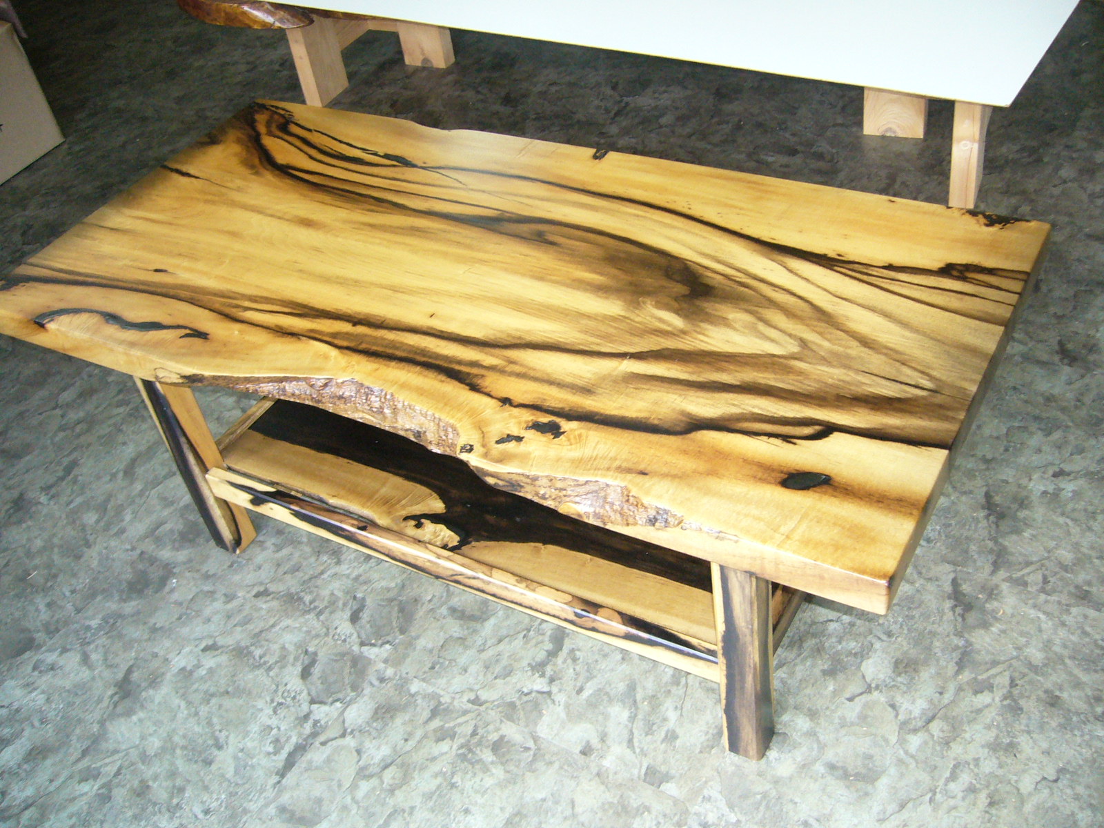 黒柿テーブル 川口碁盤｜こだわりの素材を自店舗で一貫生産の製造直販店