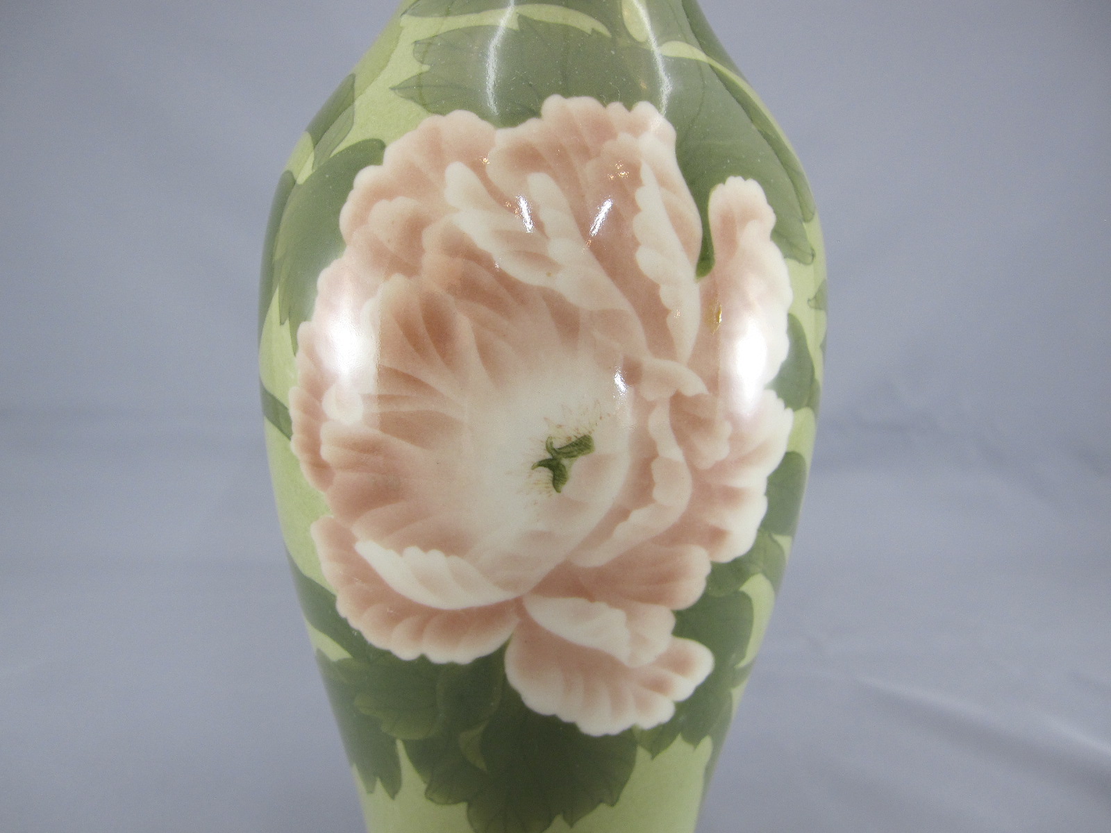 初代 真葛香山 釉下彩牡丹図花瓶 | 明治工芸・明治金工の販売専門店