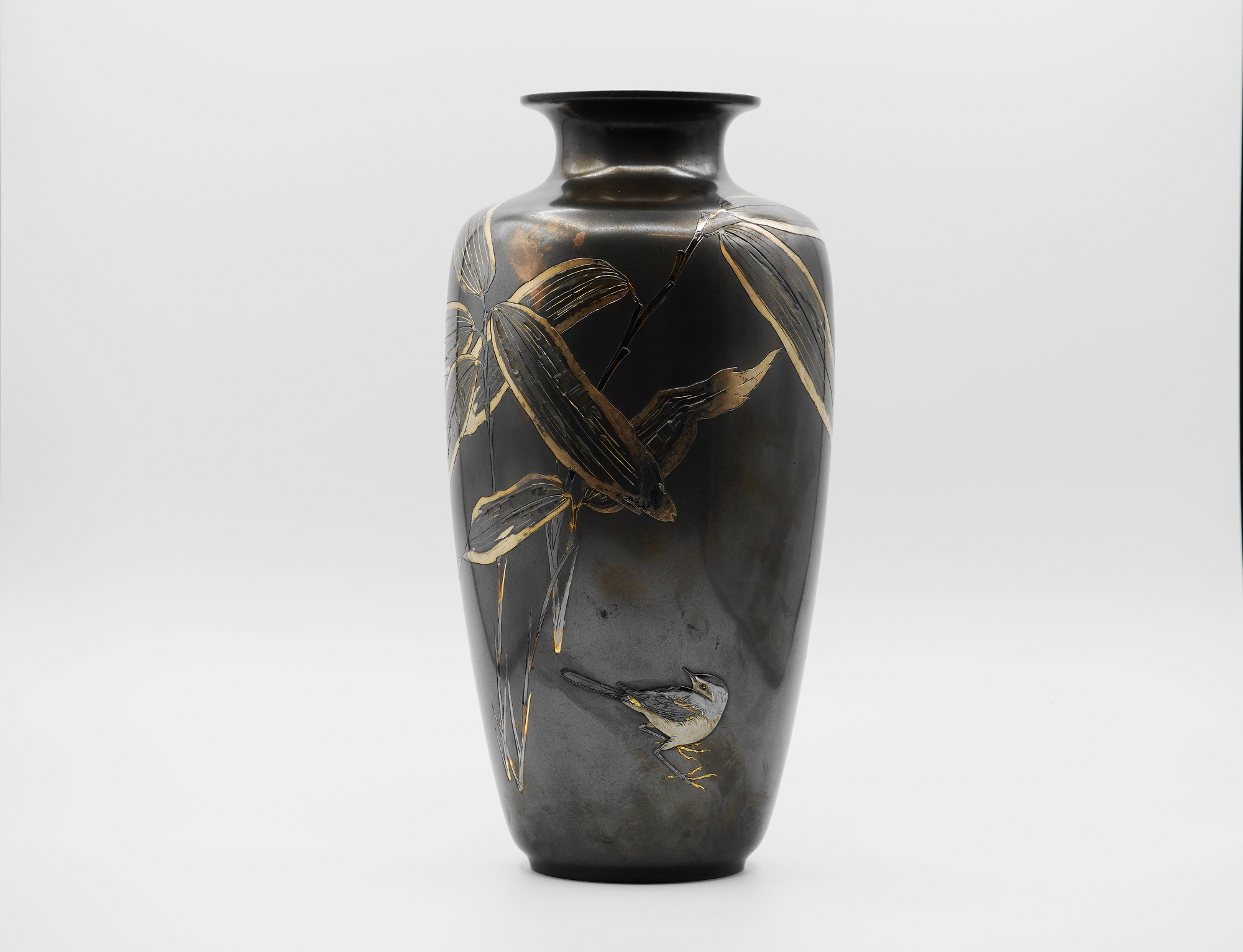 在銘 四分一地象嵌 笹に鶺鴒（せきれい）図花瓶 | 明治工芸・明治金工