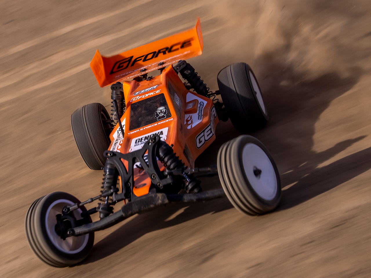 GENOVA 1/10スケール電動RCカー GENOVA 1/10スケール電動RCカー GENOVA 1/