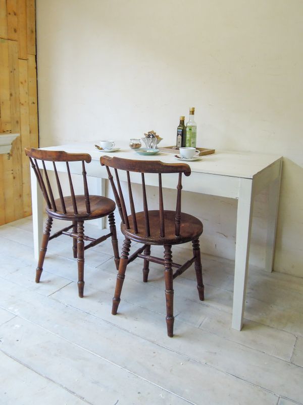 フランスアンティーク家具調のブロカントなホワイトダイニングテーブル