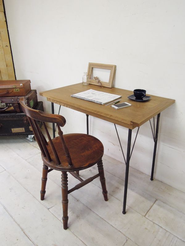 鉄脚のデスク・ワークテーブル(アンティーク調)を製作する大阪のパイン