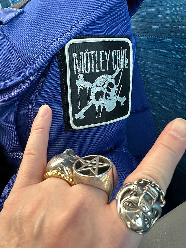 ストリートアート ポケ○ンパロディ Lion Gones