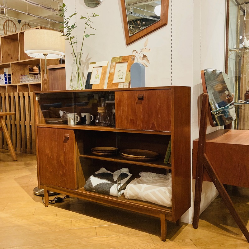 楽しく飾って収納する・ビンテージブックケース/キャビネット