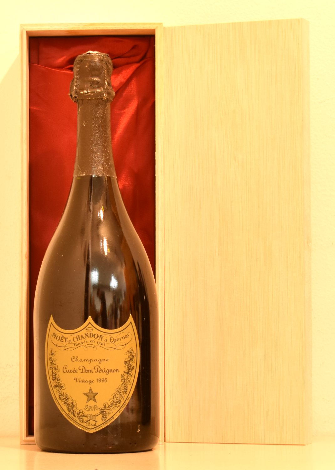 ドン・ペリニヨン ゴールド ラベイ 1999年 豪華木箱入り】 ドン
