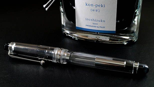 ペン先が14金のパイロット定番の万年筆「カスタム74透明軸」を購入した