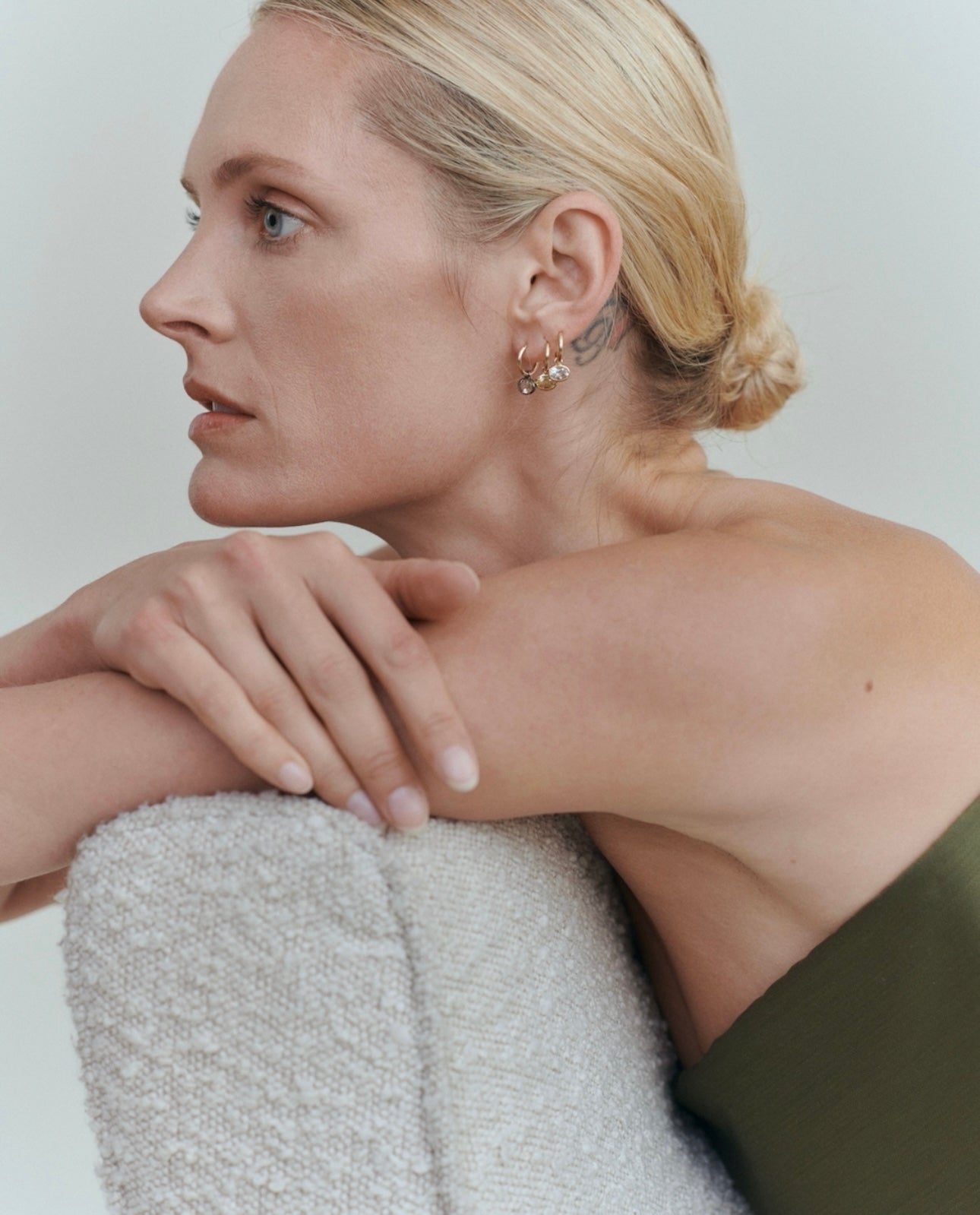 Bypariah Orbit Hoops ホワイトトパーズ & ブラックロジウム