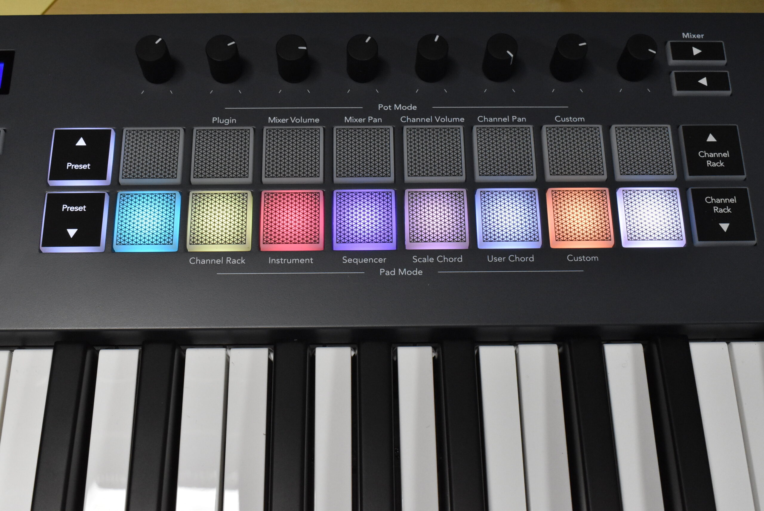 FLの機能を120%引き出してくれる究極のコントローラーとなるMIDI