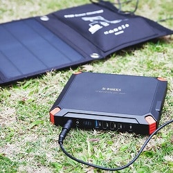 ソーラーパネル＋ポータブル電源セット: 生活雑貨・家電／はぴねすくらぶ