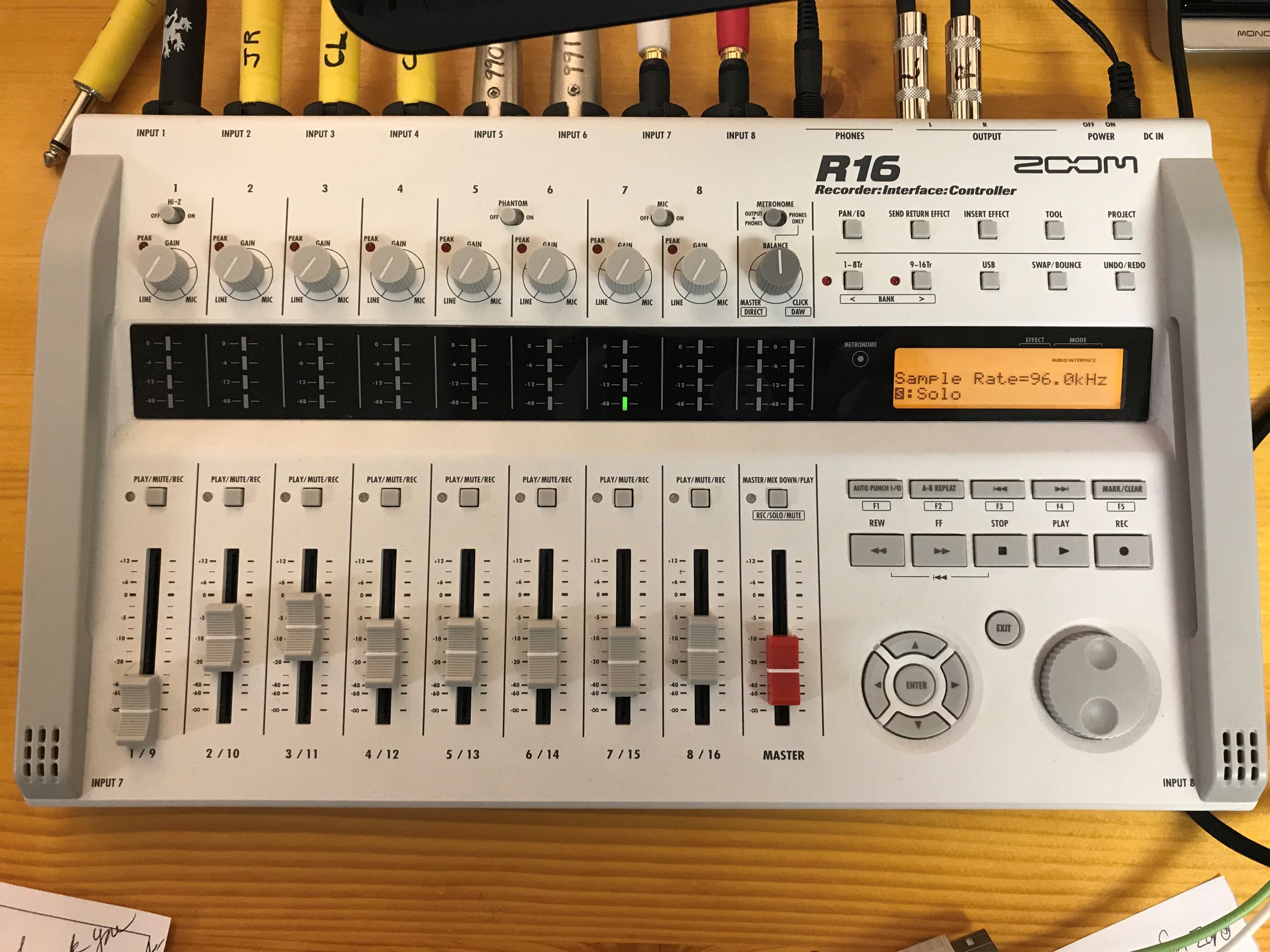 ZOOM R16 マルチトラックレコーダー / オーディオインターフェース R16