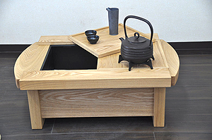 長火鉢 川崎市 : 長火鉢（ながひばち）