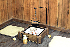 お家キャンプ、庭キャンプに運べる置き囲炉裏 CHIRORI