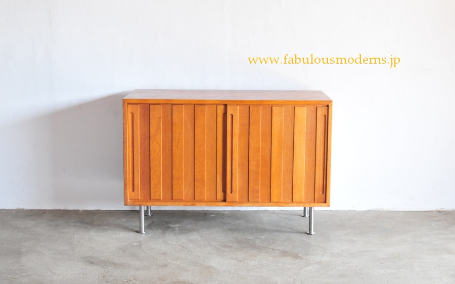 Hans J Wegner ハンス J ウェグナー RY oak cabinet 時を経ても色あせ