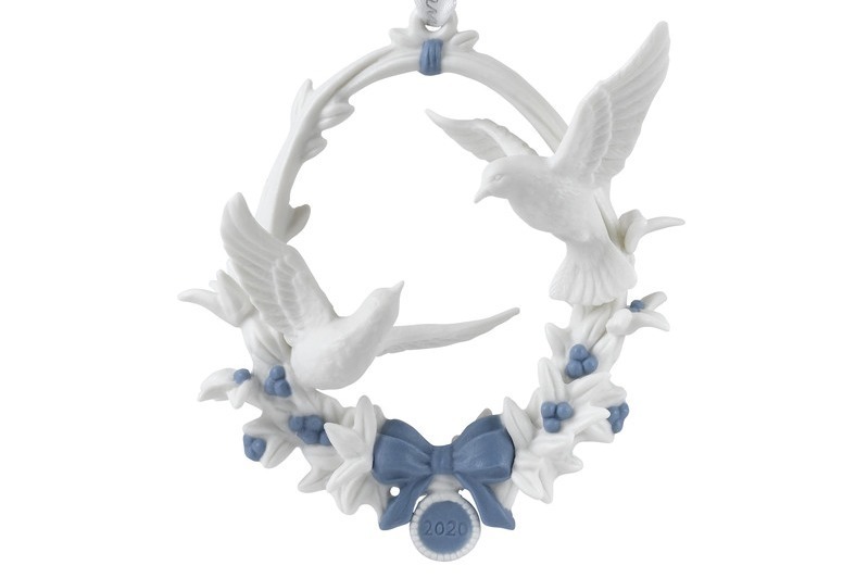 ウェッジウッドのクリスマスオーナメント2020、ギフトに最適な年号入り