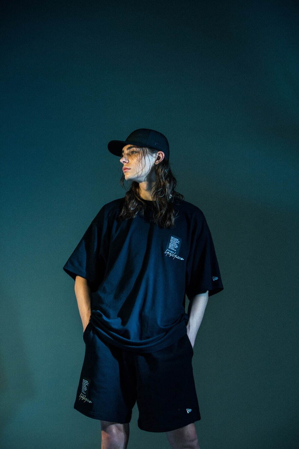 ヨウジヤマモト×ニューエラ、“ダリア”の花を飾った9THIRTYキャップ