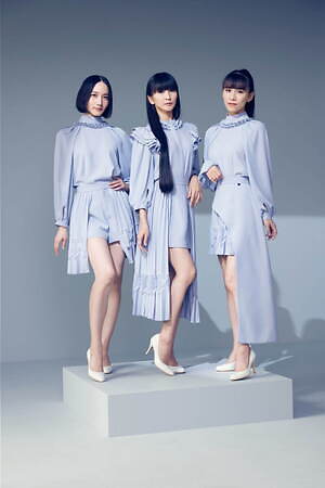 パフューム クローゼット」楽曲衣装着想の新作ウェア、“Spinning World