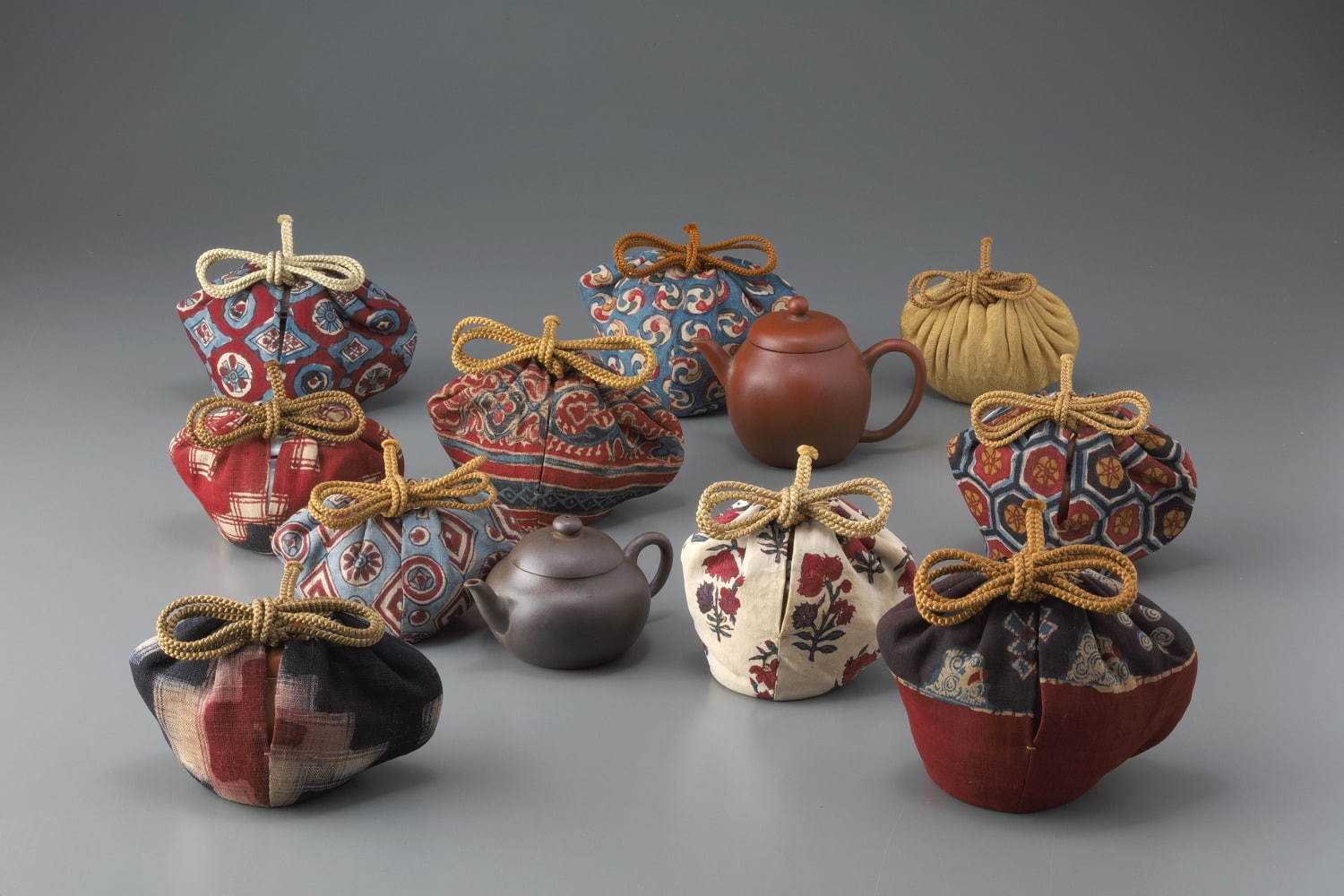 静嘉堂文庫美術館「名物裂と古渡り更紗」展、「曜変天目」を包む絹織物