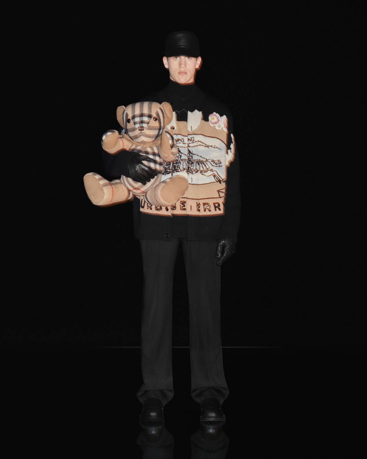 バーバリー（Burberry）馬上の騎士ロゴ & バーバリーチェック