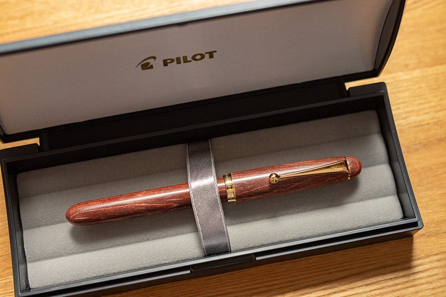 はじめての木軸はパイロットのカスタム・カエデ(楓)！椿オイルで