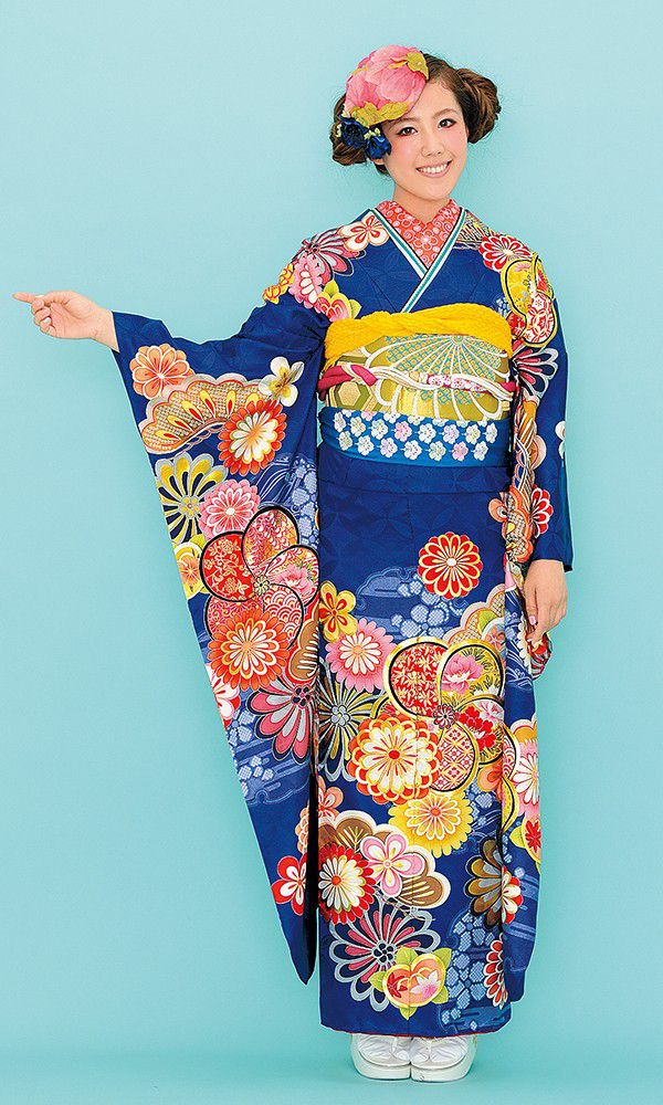 京友禅振袖・青色・幻想花┃レトロ&ロマン【菊京屋】