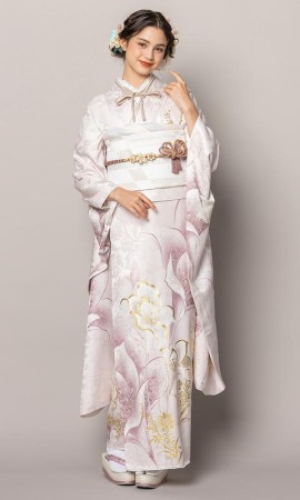 希少の薄ピンクのカラー┃ポップ＆スイート【菊京屋】ブランド振袖