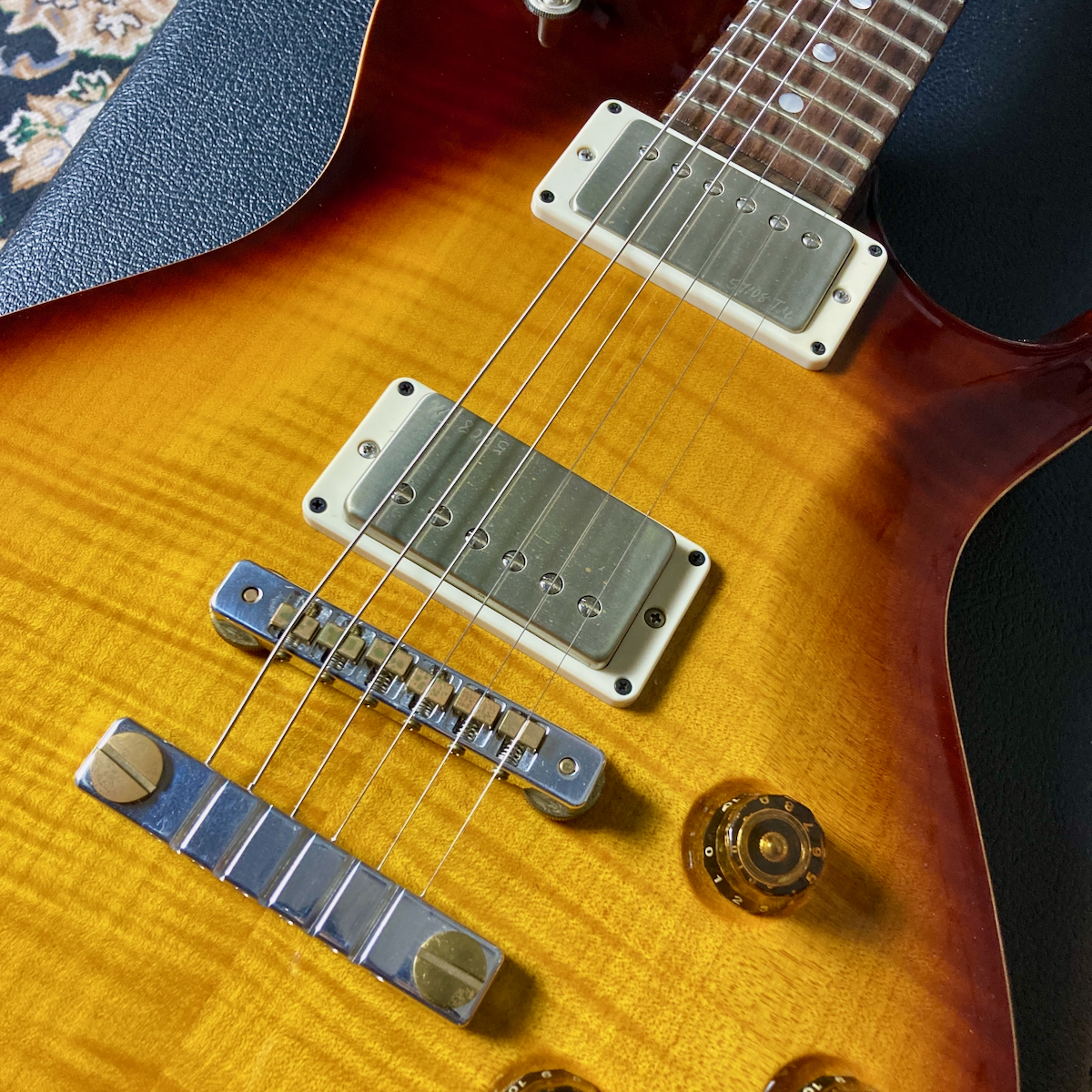 在庫情報/Sadowsky Semi Hollow VLB / Violin Burst | Guitar Room 501