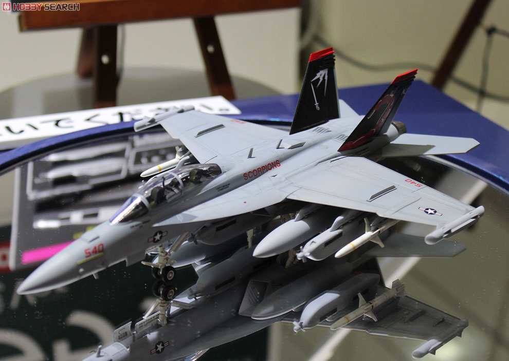 プラモデル完成品1/72EA-18Gグラウラー プラモデル完成品1/72EA-18G