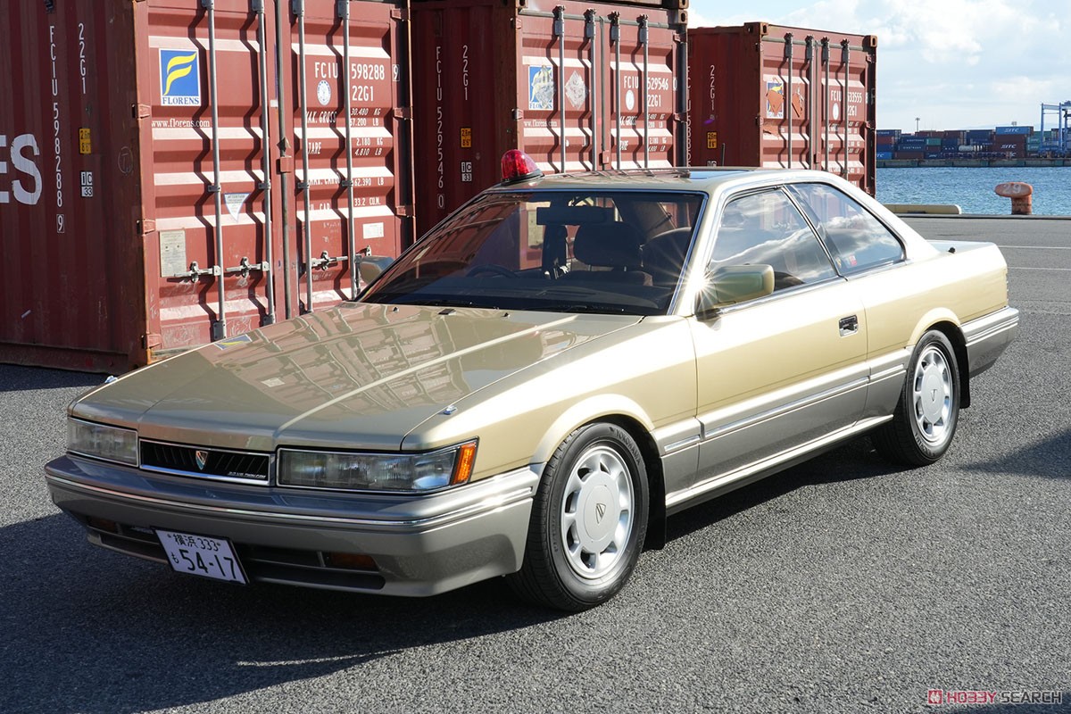 帰ってきた あぶない刑事 港303号 覆面パトカー (プラモデル) - ホビー