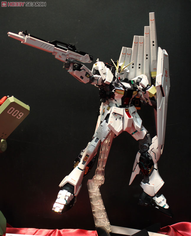RX-93 νガンダム Ver.Ka チタニウムフィニッシュ (MG) (ガンプラ