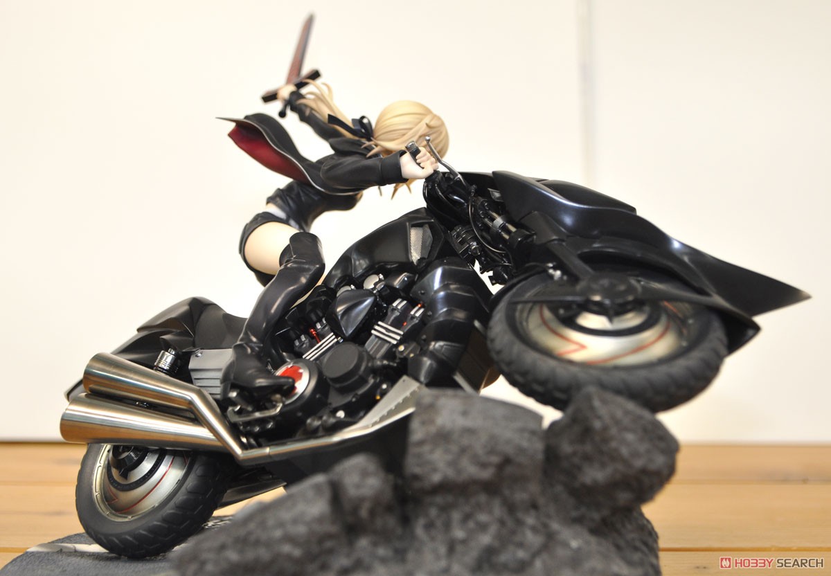 セイバー/アルトリア・ペンドラゴン[オルタ]＆キュイラッシェ