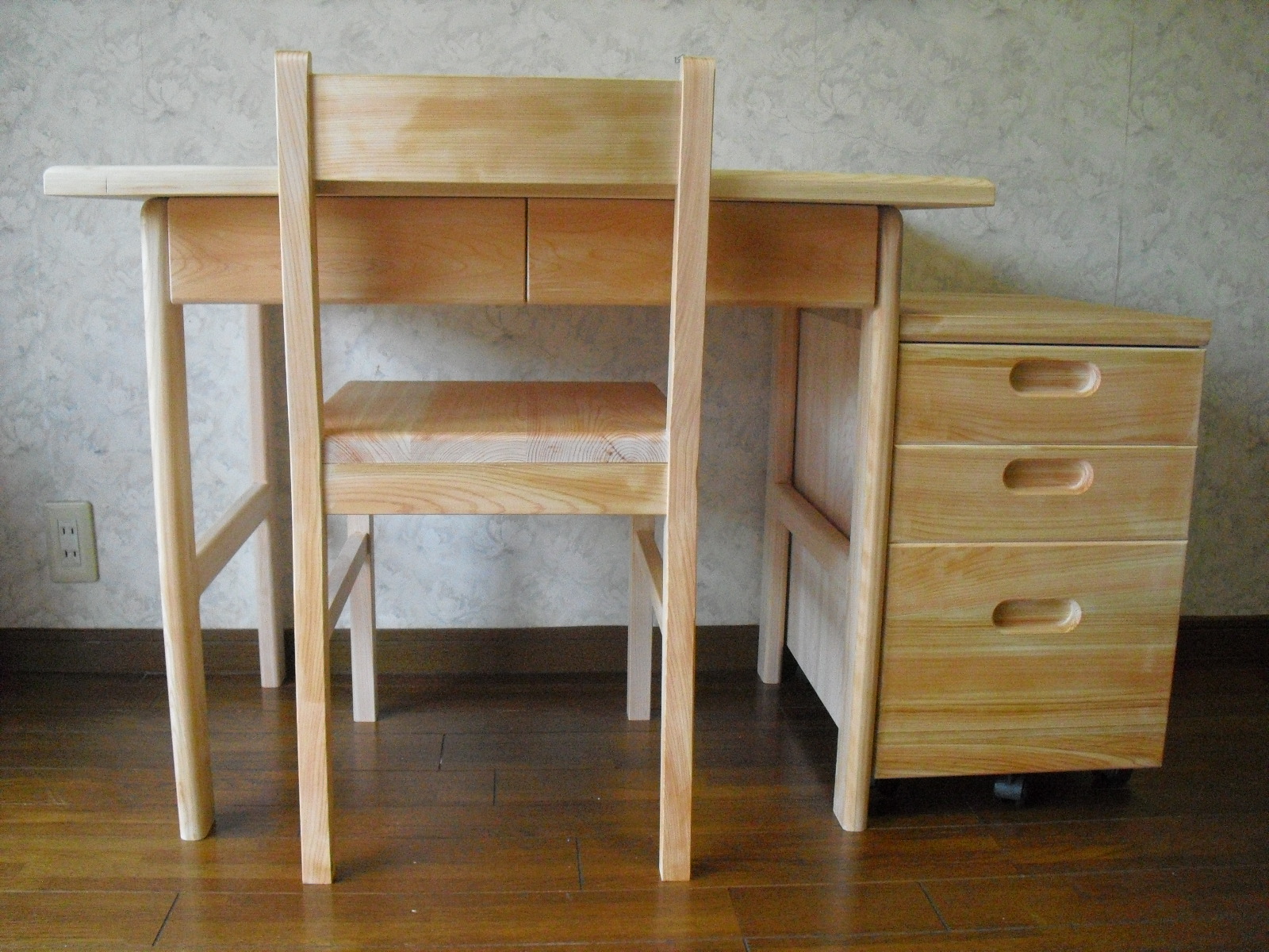 ハンドメイド】国産ひのき使用 シンプル9杯チェスト ハンドメイド