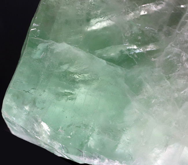緑色のかき氷のような味わいが面白い、典型的なフローライト（Fluorite