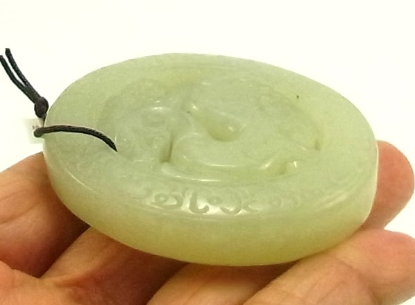 玉佩 玉製品 雕刻 根付 飾り物 中国古美術 重さ約64g 玉製品