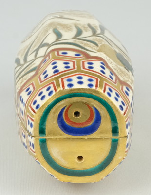 栗山園オンライン通販部 / 【出物】 色絵ぶりぶり香合 清閑寺窯（杉田