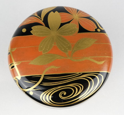 栗山園オンライン通販部 / 【出物】 玄々斎好写花筏蒔絵黒大平棗 奥津