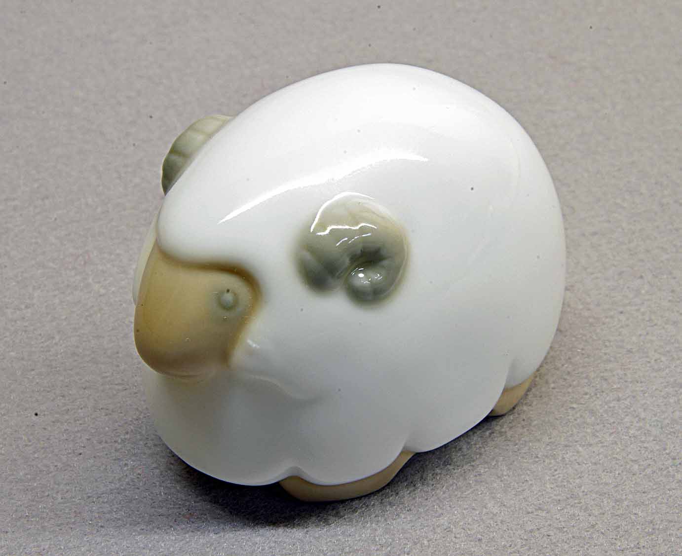 干支未（ひつじ）置物 No201（彩色）田中彌オリジナル 陶磁製