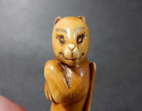 根付 狐 ＜在銘＞ | 【骨董品買取】日本全国対応・老舗骨董店の古美術