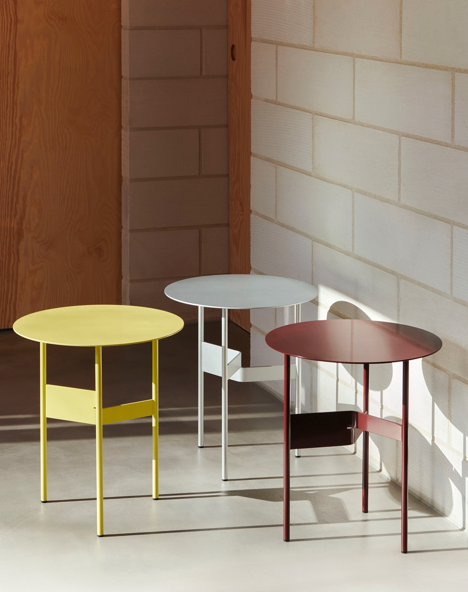 SHIM COFFEE TABLE / Φ45 x H51｜北欧デンマーク インテリアブランドの