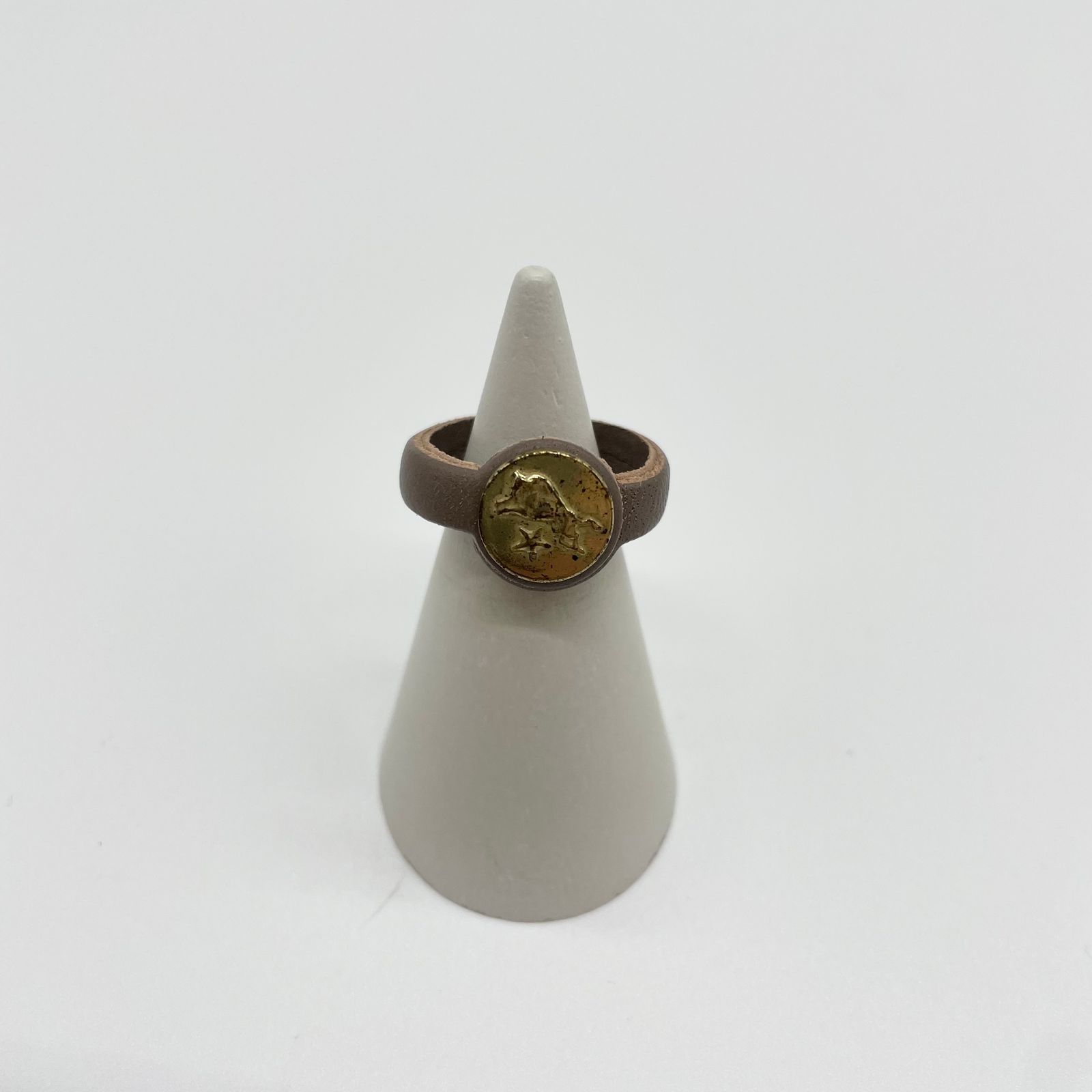 IL BISONTE - レザー コンチョ付き リング | HALLOW's web store