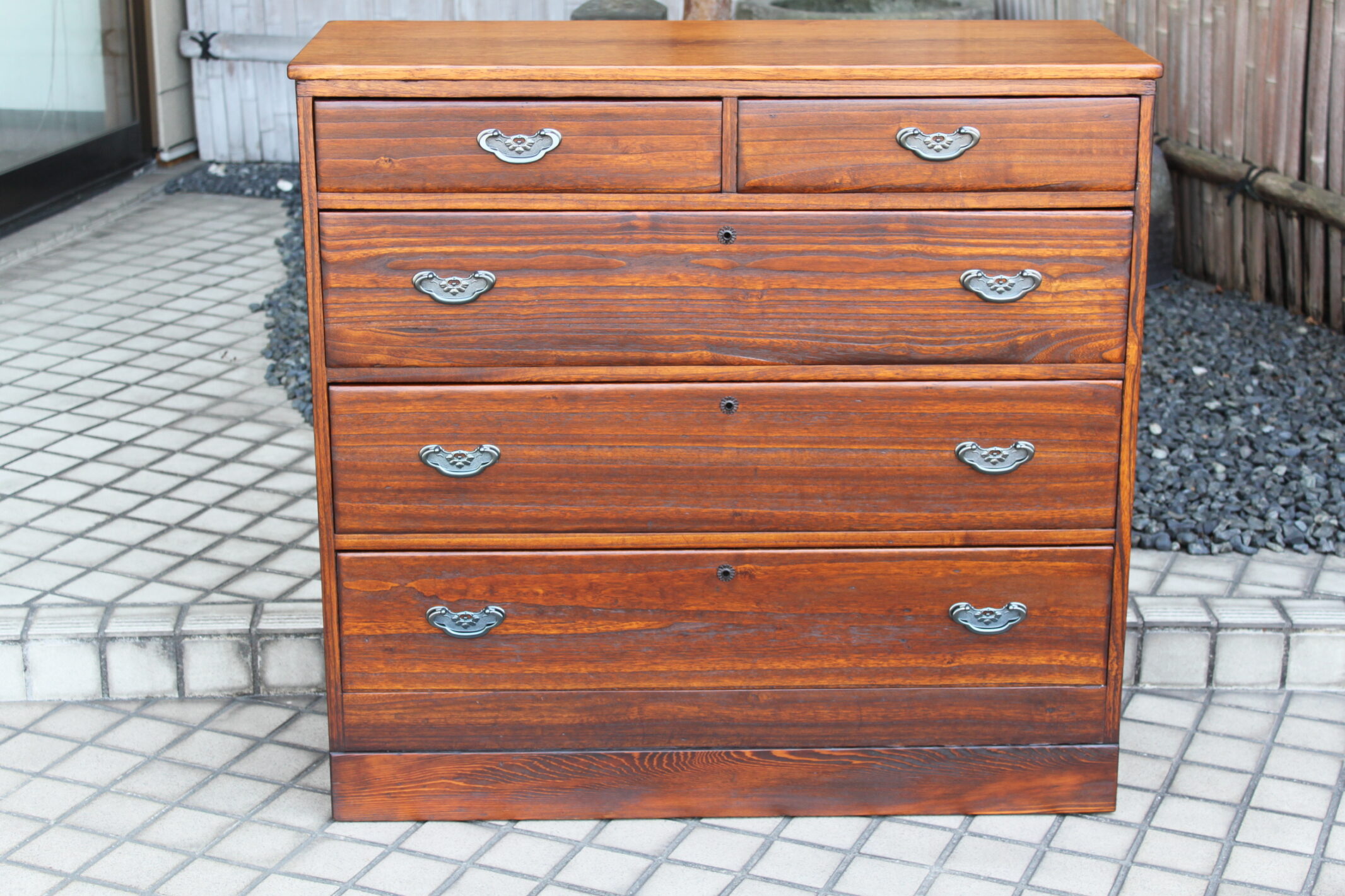 上下分割した桐箪笥(下段) | 制作事例 | 木工房ひのかわ | 創作家具