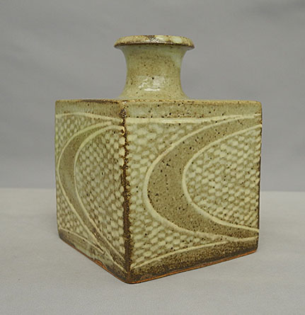 島岡達三 練上縄文方壷 角花瓶 島岡達三 練上縄文方壷 角花瓶 島岡達三