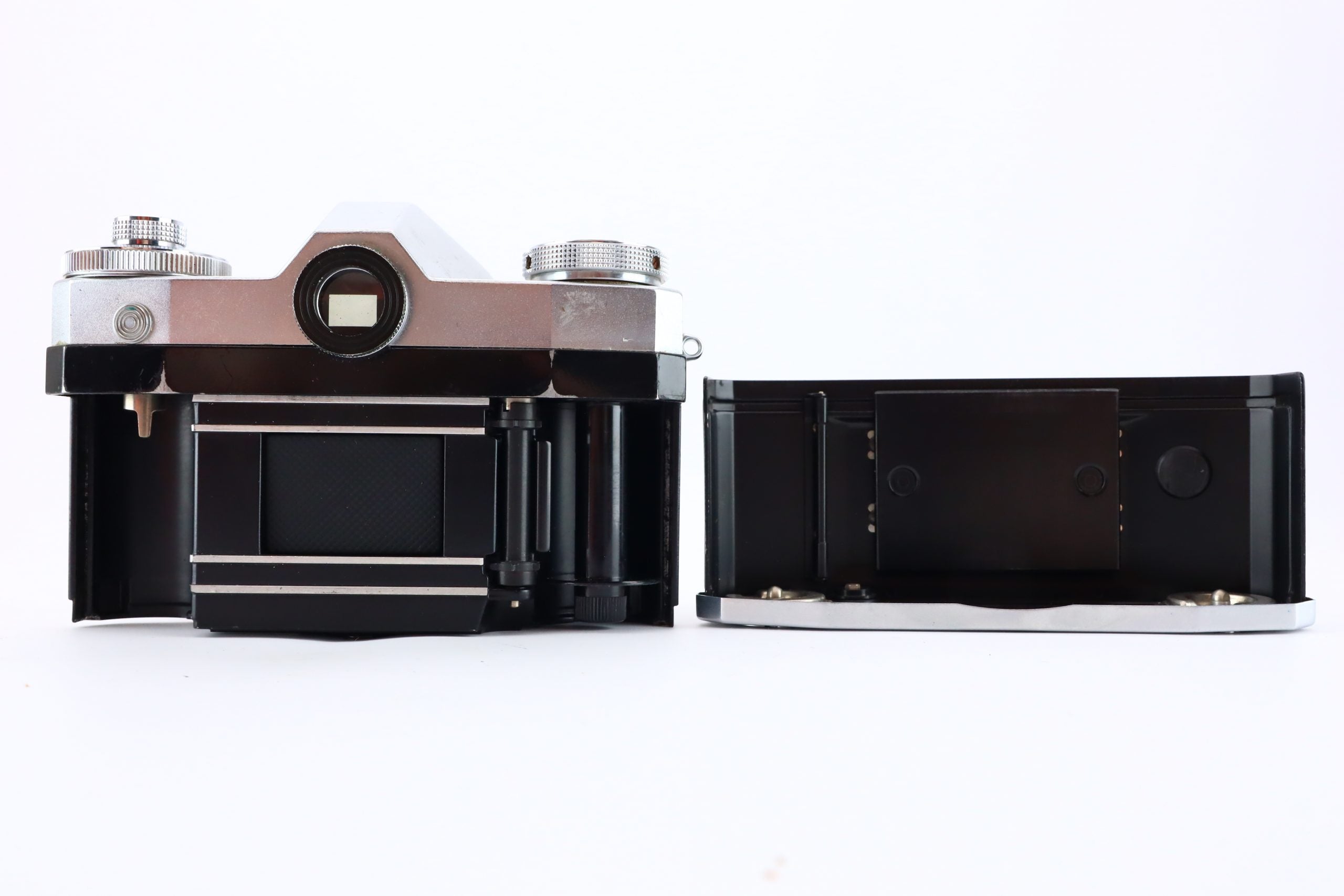 Zeiss Ikon Contaflex with Carl Zeiss Tessar 1:2.8 f=50mm – Hard to