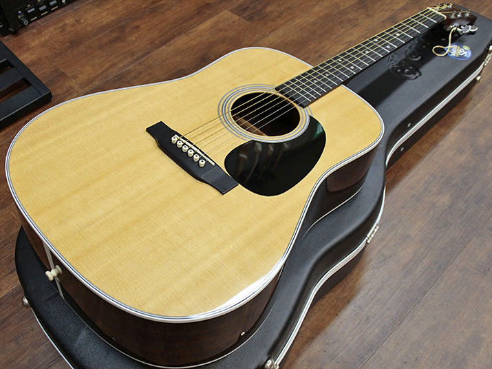yama マーチン D28 (ハードケース、証明書有) Martin D-28