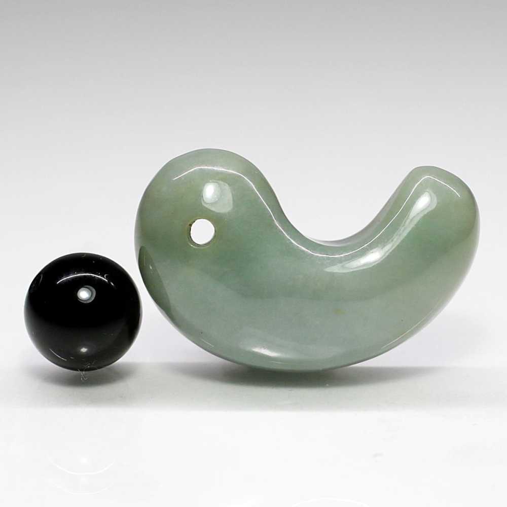 ミャンマー産]天然ヒスイ勾玉（翡翠） - 埼玉県吉川市の天然石専門店