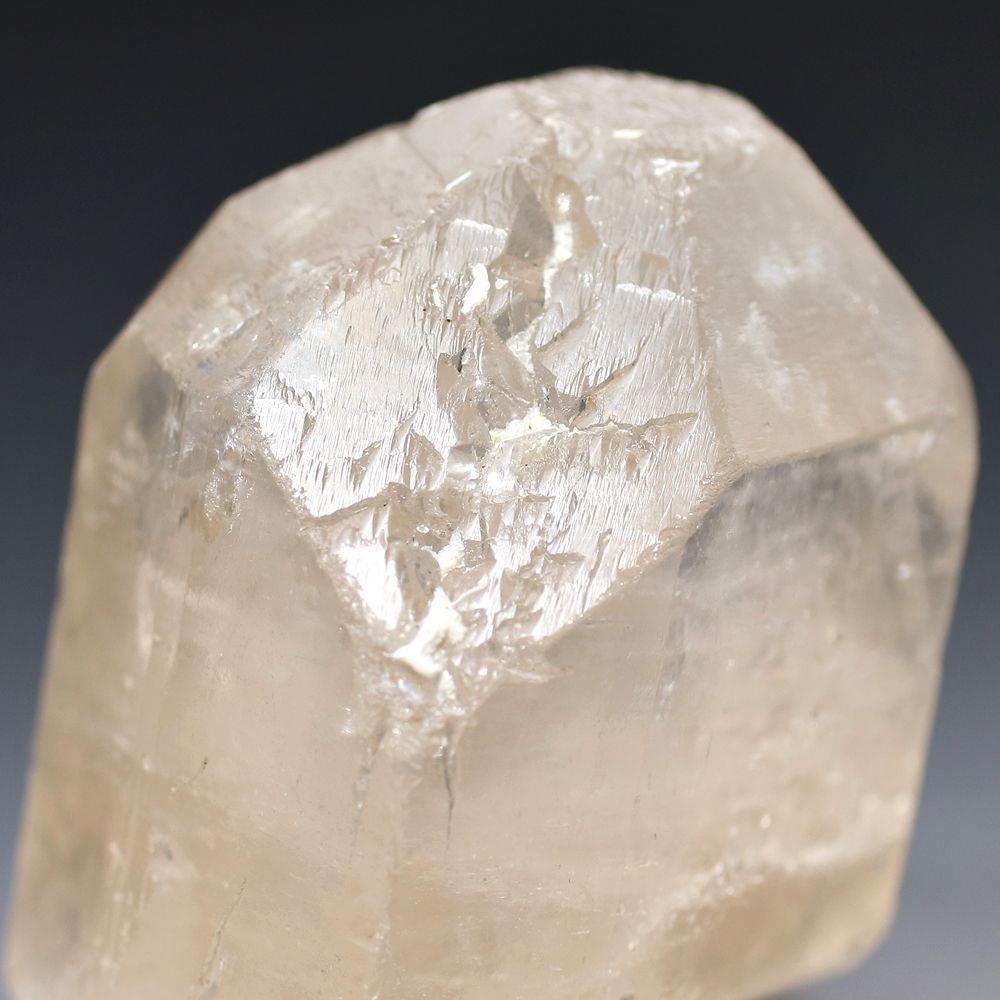 パキスタン産]ナチュラルトパーズ結晶原石（淡いオレンジ/非加熱