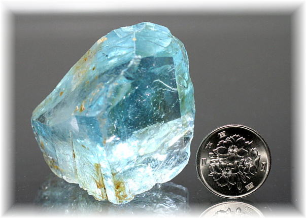 最高品質・ブラジル産]天然ブルートパーズ結晶原石（非加熱・無着色