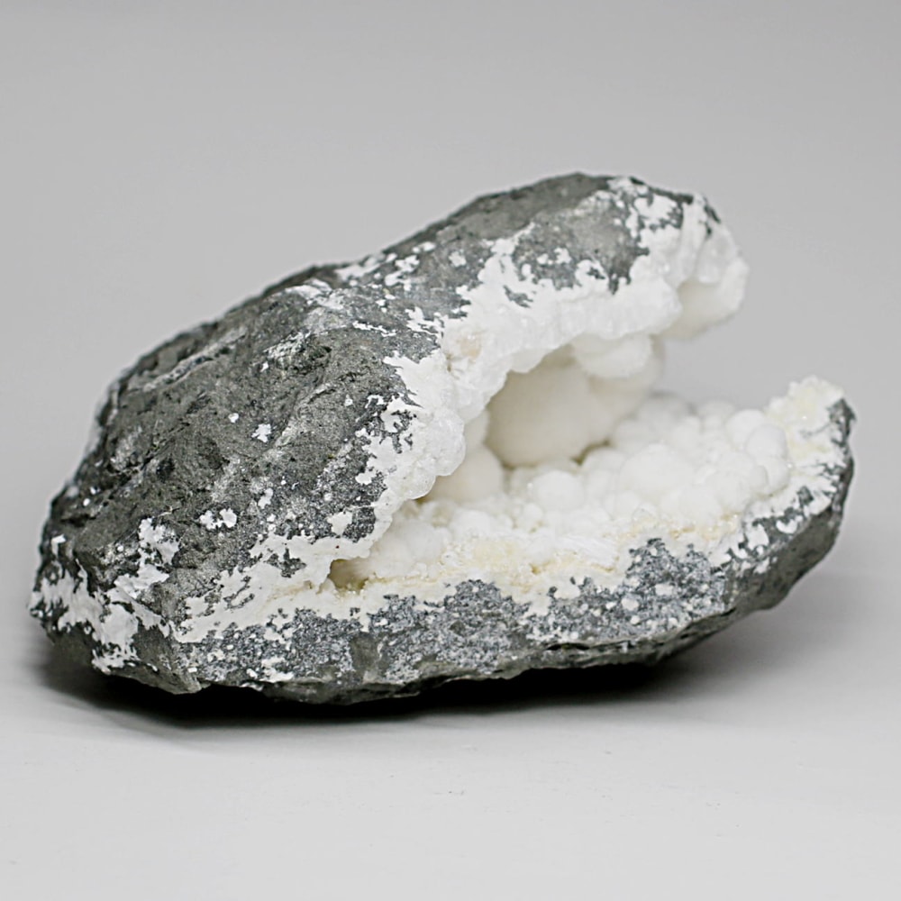 高品質]インド産オケナイト原石/ジオードタイプ（オーケン石） - 埼玉