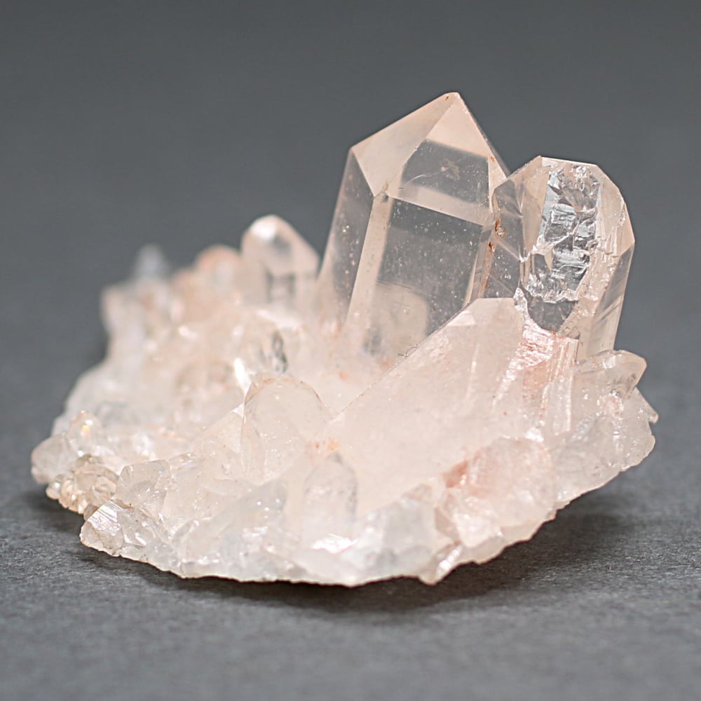 M1465☆マニカラン産ピンク水晶クラスター1.52Kg☆天然石 原石 高品質