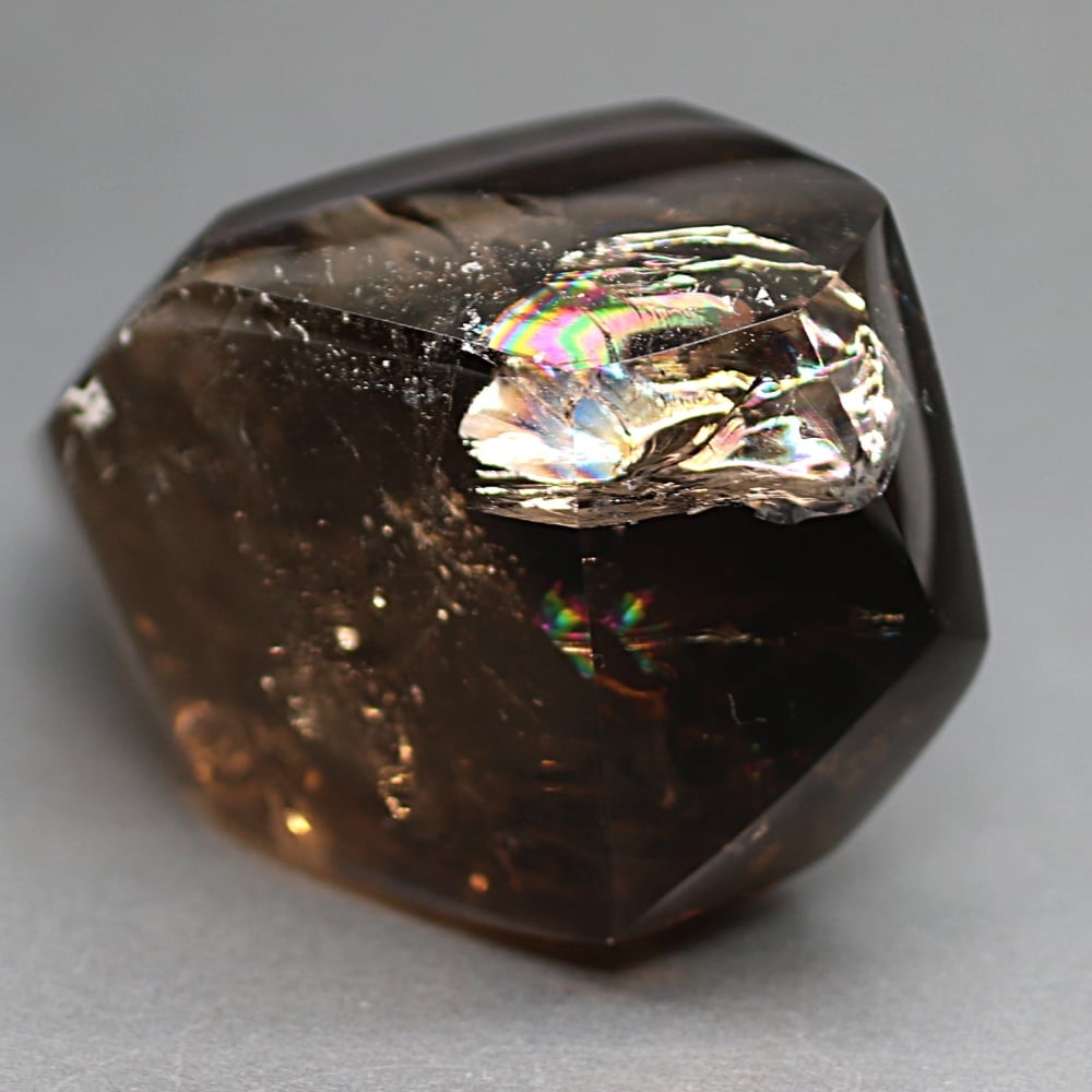 マダガスカル産]レインボー水晶フリーフォーム/アイリスクォーツ磨き