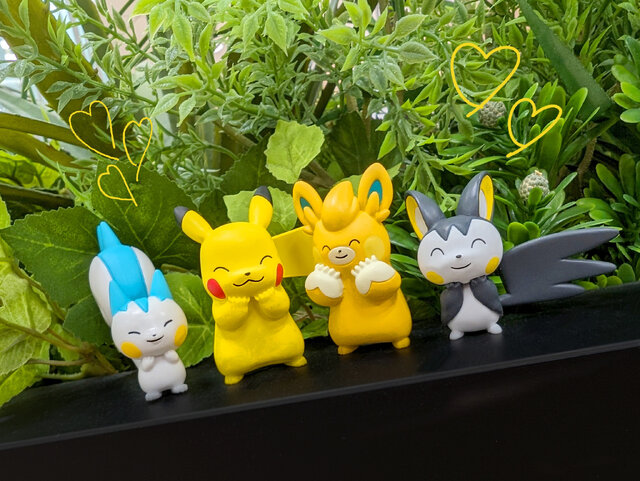 ピカチュウ ほっぺすりすり ピカチュウが可愛くほっぺを“すりすり